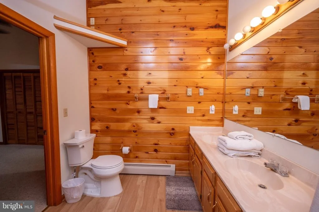 Photo of 526 GLEANINGS DRIVE