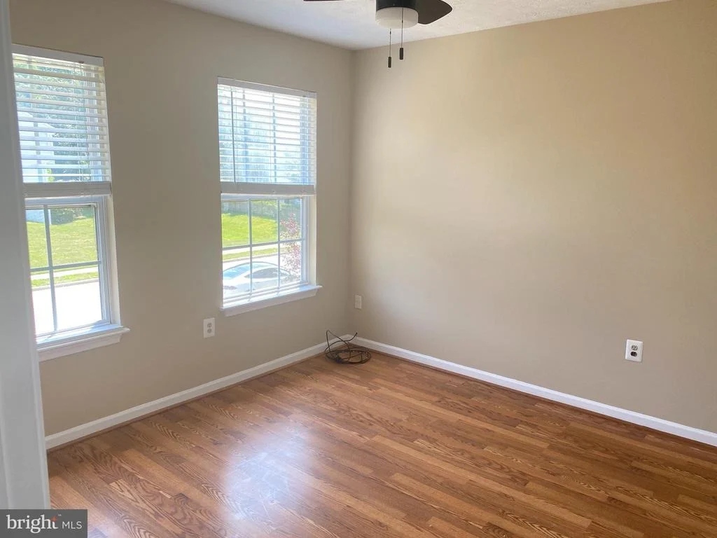 Photo of 5442 SIR DOUGLAS DRIVE