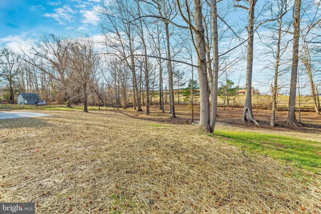 Photo of 9426 BOYDS TURN ROAD