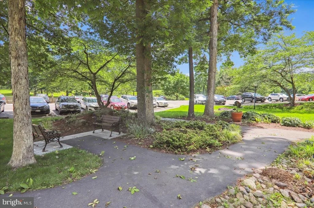 Photo of Unit 1 at 15101 INTERLACHEN DRIVE