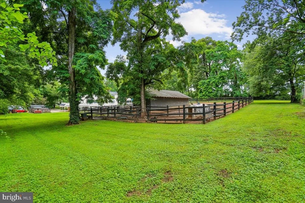 Photo of 8603 BRICKYARD ROAD