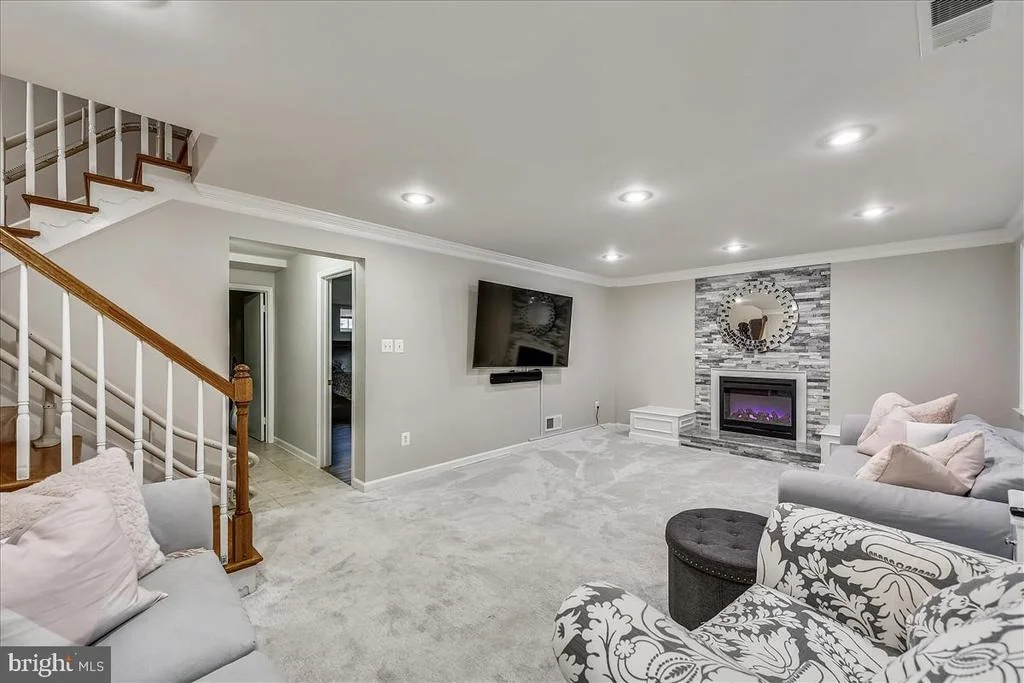 Photo of 9808 GREENVIEW LANE
