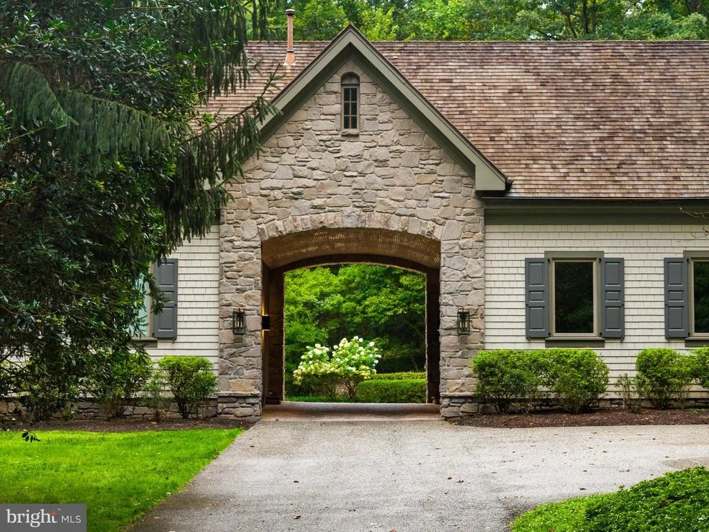 Photo of 3137 BLENDON ROAD