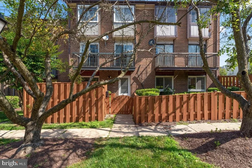 Photo of Unit 2AB at 2344 SUN VALLEY CIRCLE