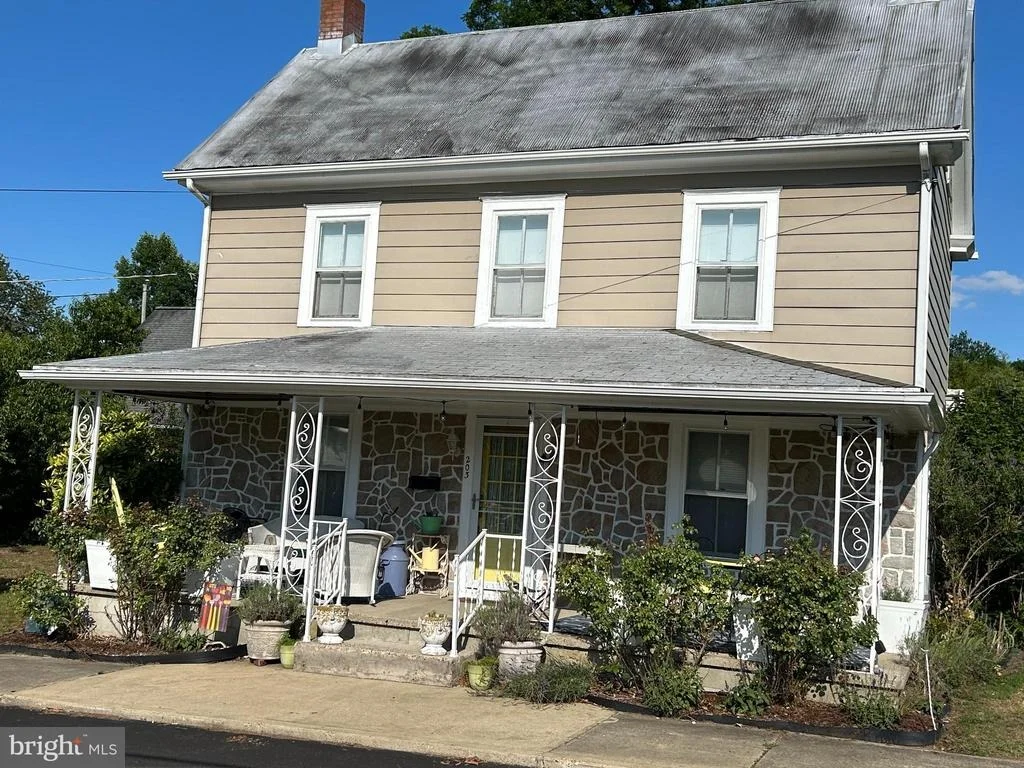 Photo of 203 WALNUT STREET
