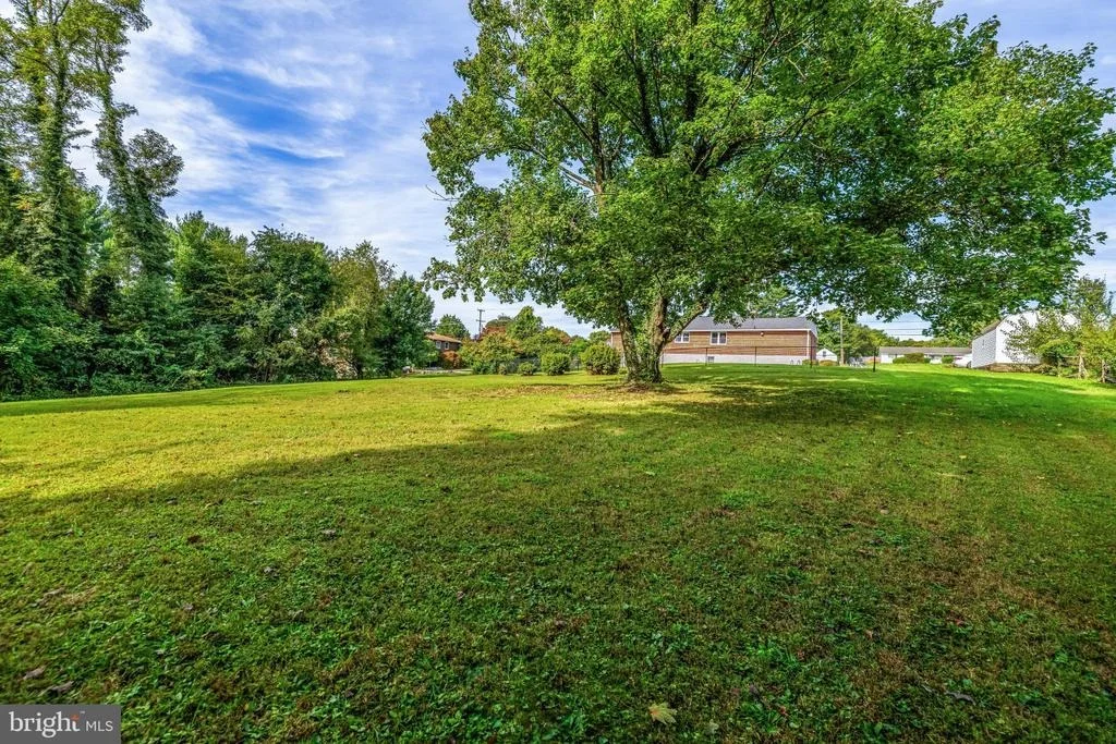 Photo of 12721 MANOR ROAD