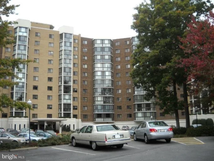 Photo of Unit 3717 at 15115 INTERLACHEN DRIVE