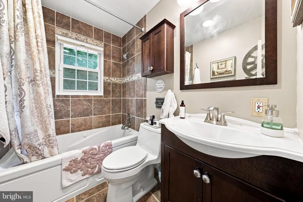 Photo of 211 CAHNT AVENUE