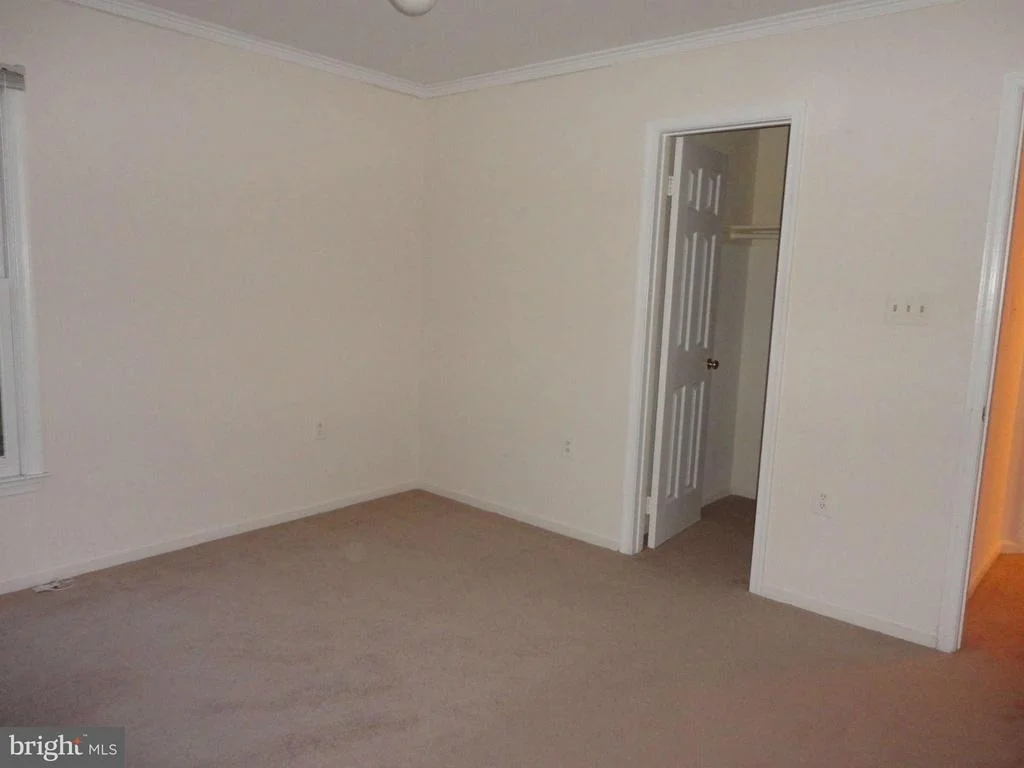 Photo of 21 LEATHERLEAF COURT