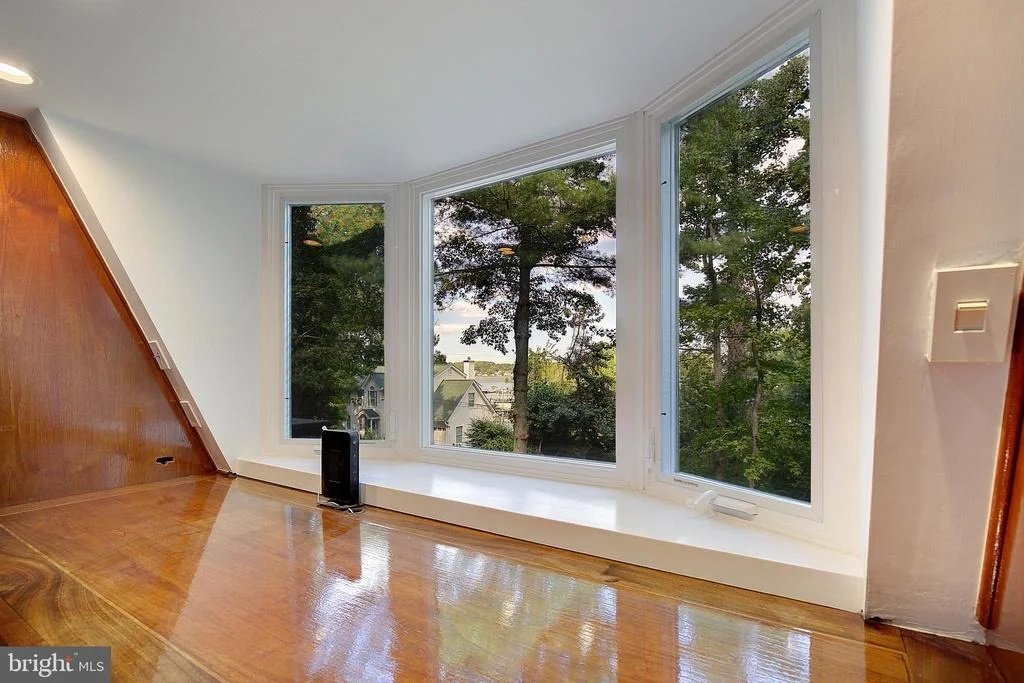 Photo of 349 ARBUTUS DRIVE