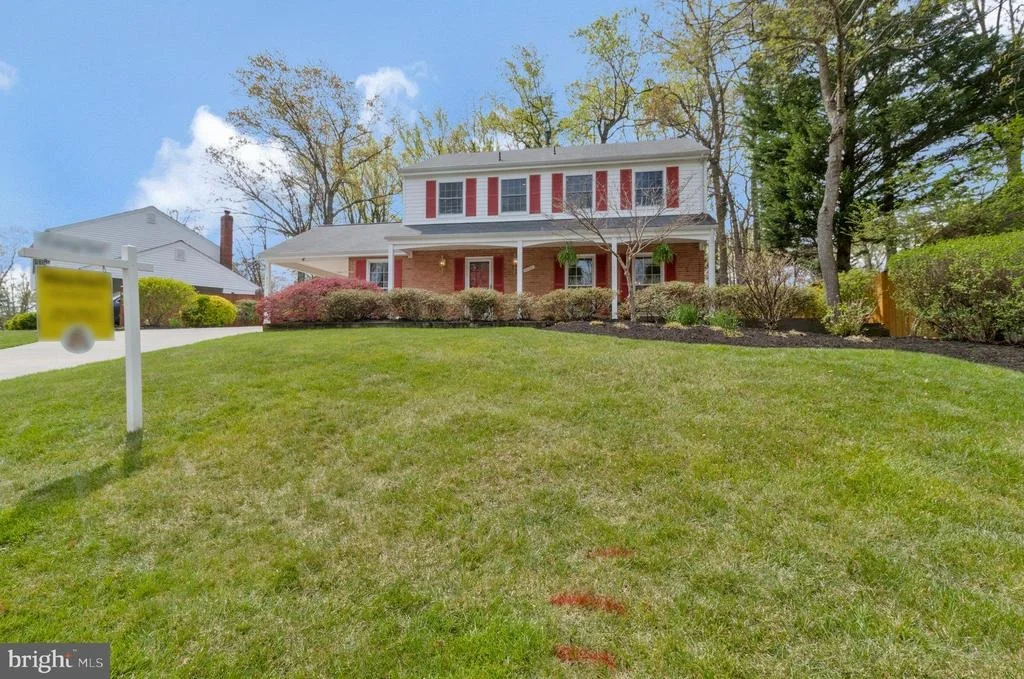 Photo of 6132 ROXBURY AVENUE
