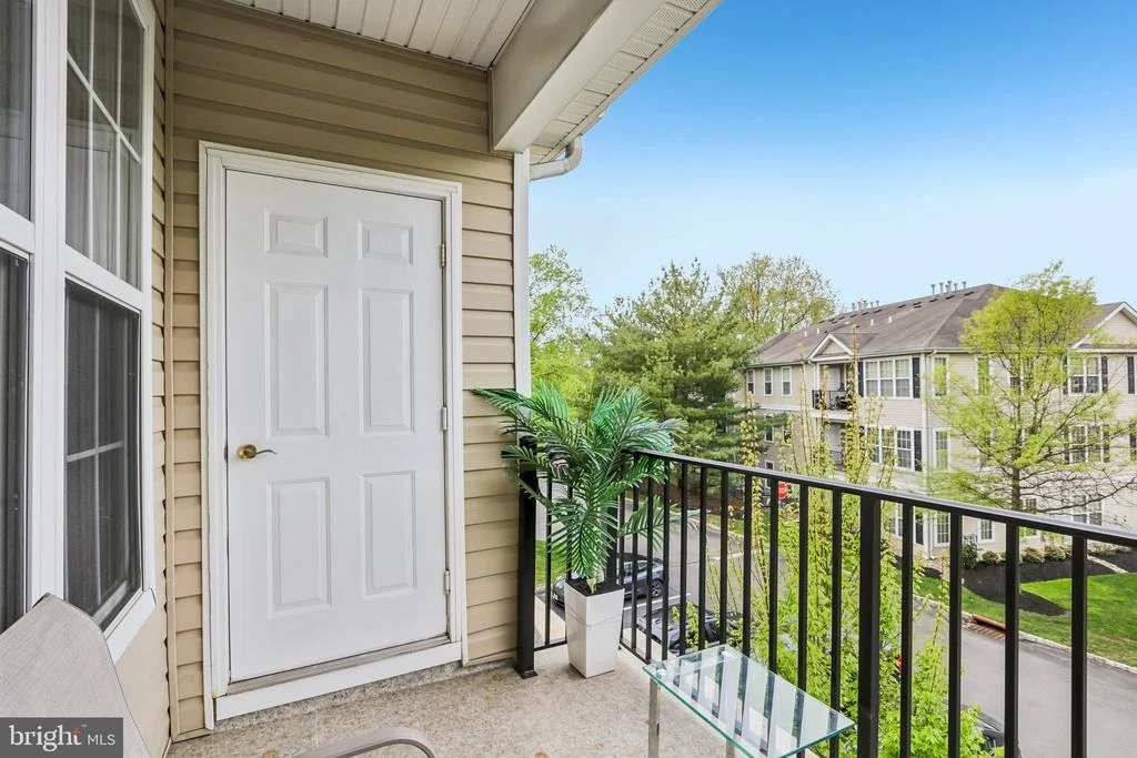 Photo of 121 KYLE WAY