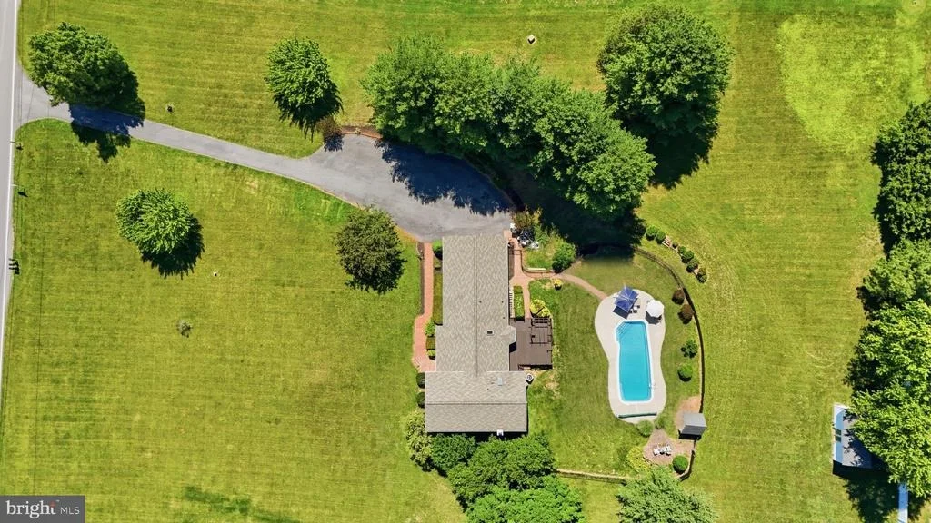 Photo of 3814 BOTELER ROAD