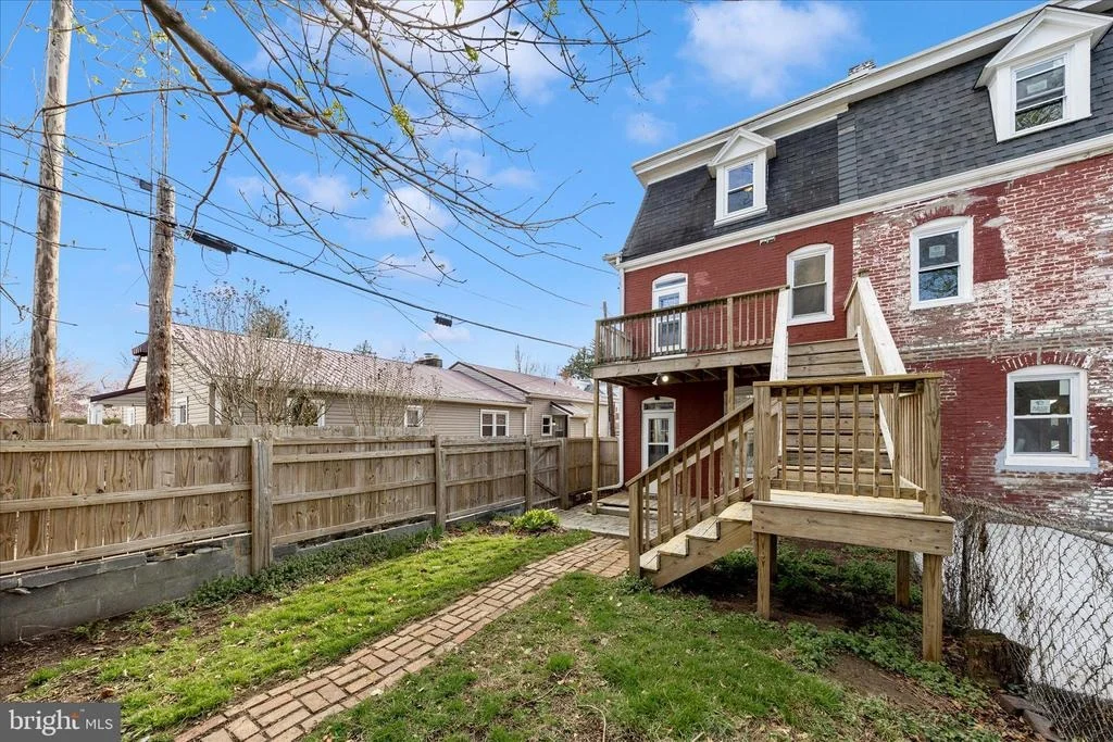 Photo of 519 SUMMIT AVENUE