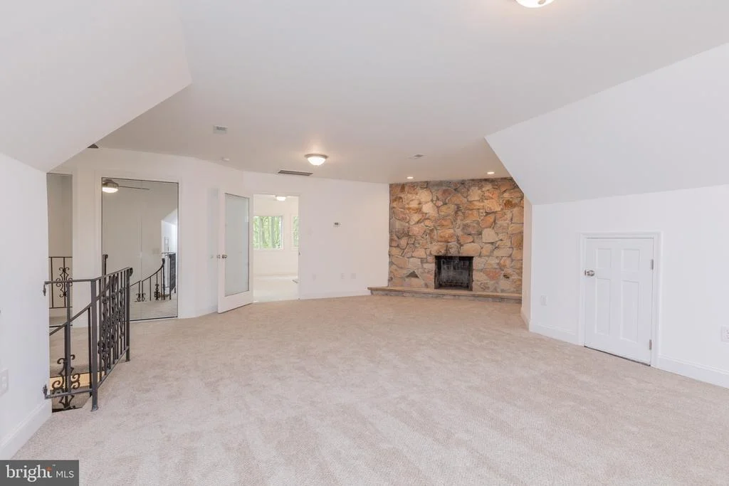 Photo of 2240 GREENVALLEY DRIVE