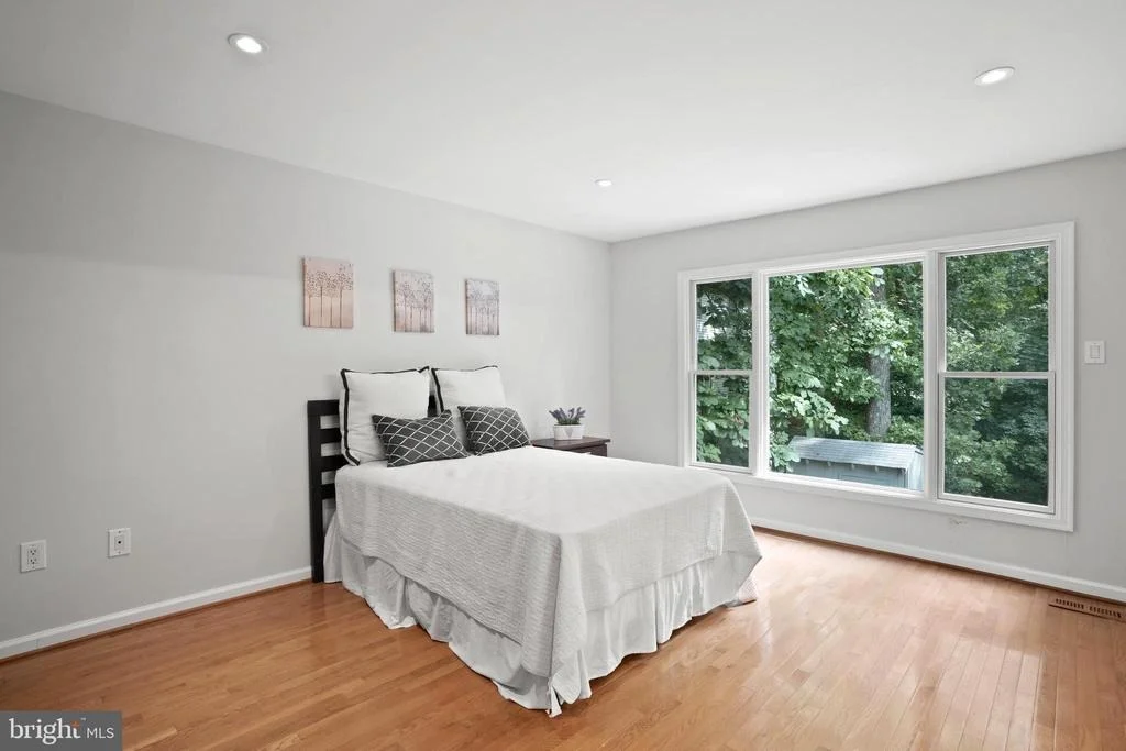 Photo of 1410 FALLSWOOD DRIVE