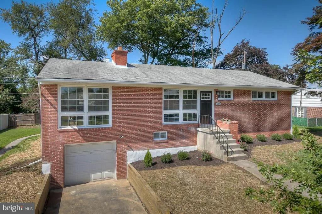 Photo of 1305 HEATHER HILL ROAD