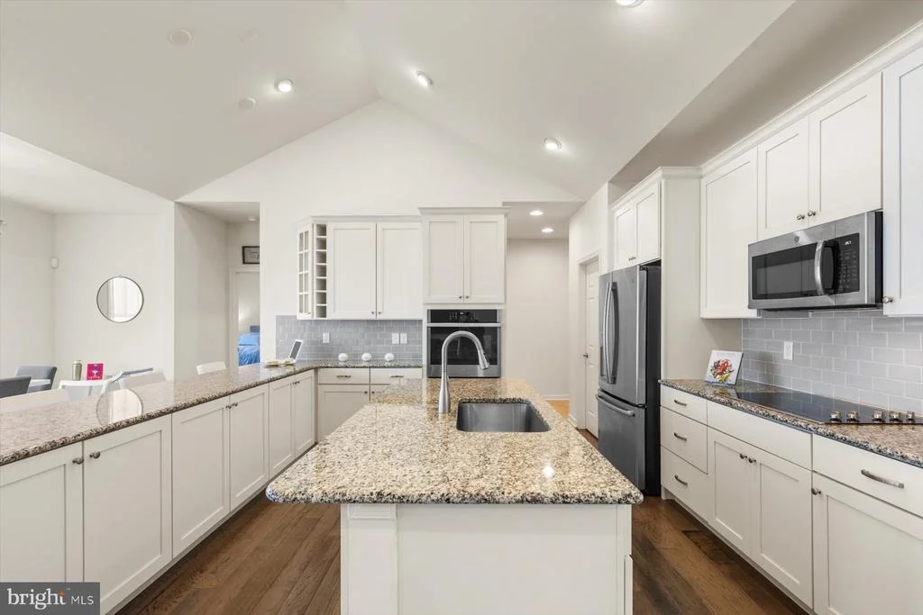 Photo of 24032 BENJAMIN HARRISON CIRCLE