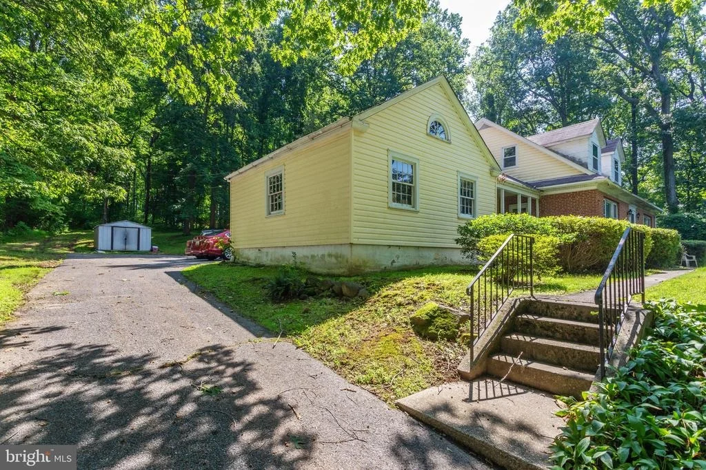 Photo of 7010 LANCASTER ROAD