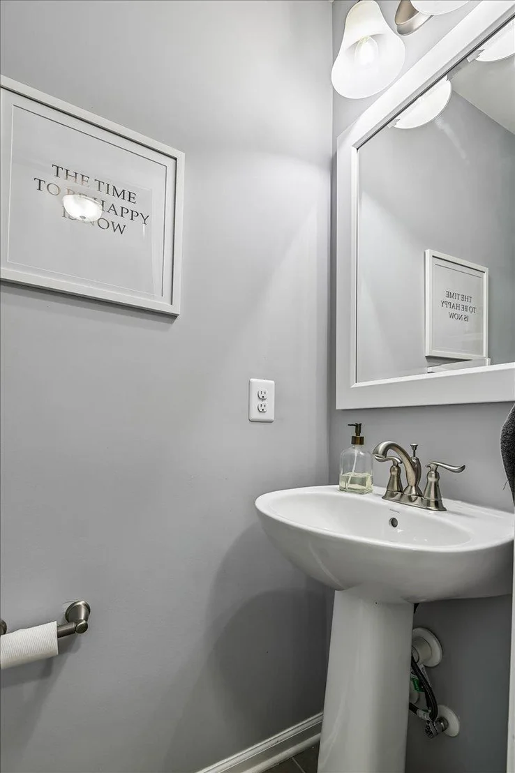 Photo of 8124 MEADOWGATE CIRCLE