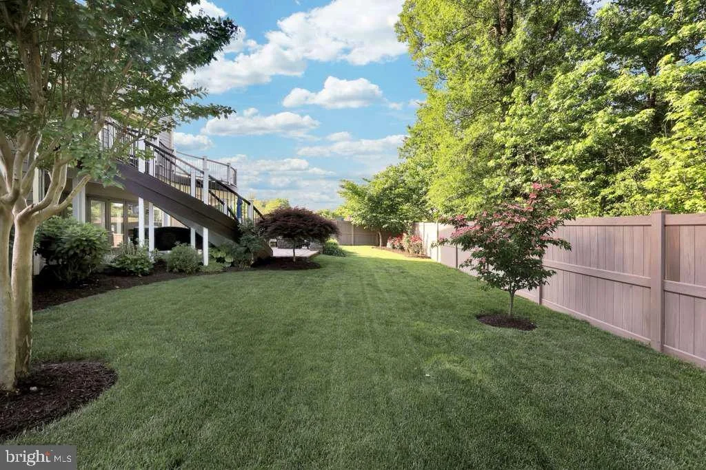 Photo of 8227 SAINT FRANCIS DRIVE