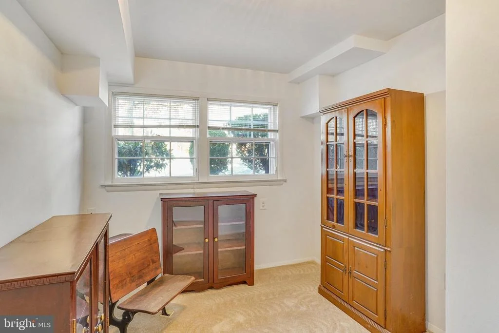 Photo of 4825 KINGSTON DRIVE