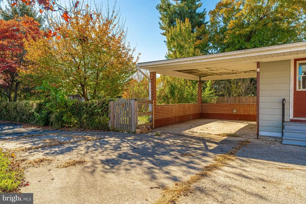 Photo of 406 LEE PLACE