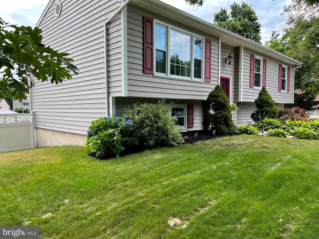 Photo of 212 WELDON ROAD
