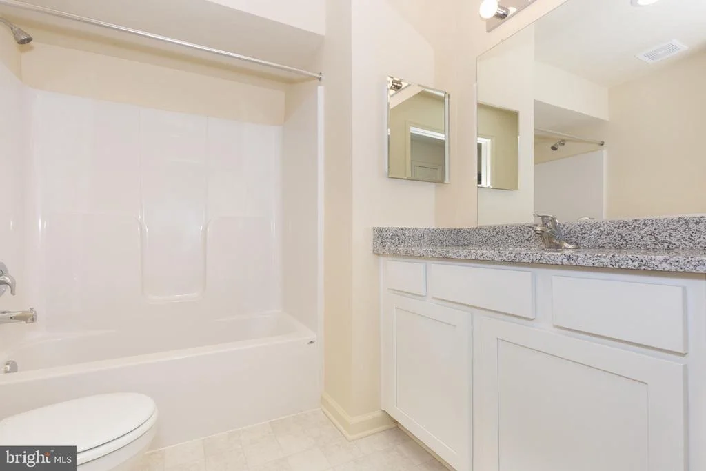 Photo of Unit 2D at 820 WEMBLEY DRIVE