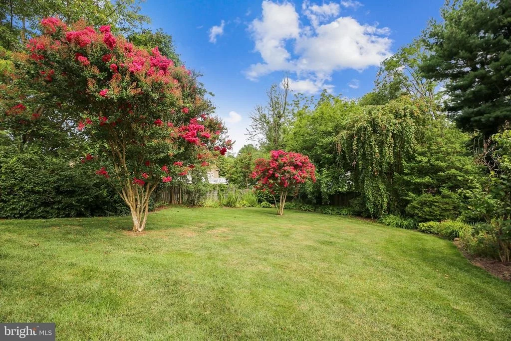 Photo of 15225 CENTERGATE DRIVE