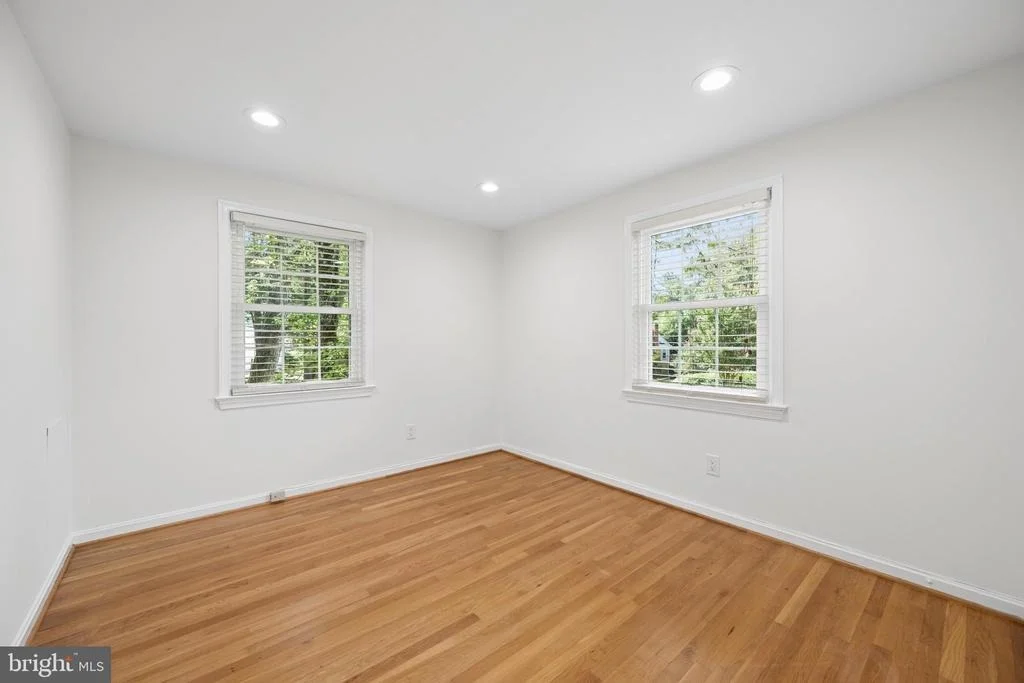 Photo of 1104 FALLSMEAD WAY