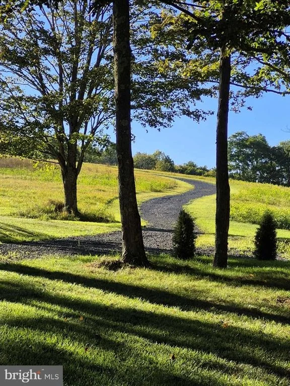 Photo of 415 NAZELROD ROAD