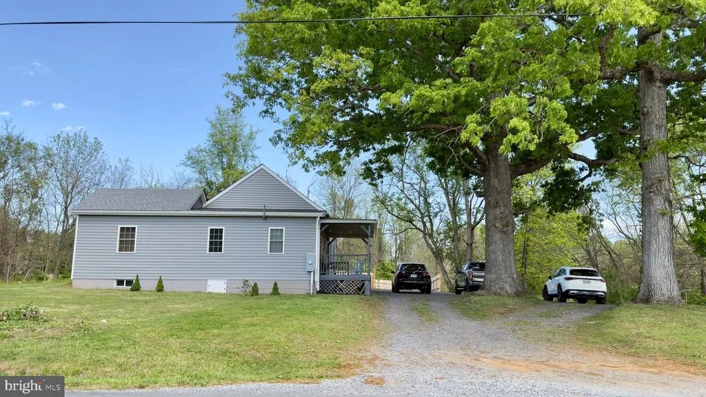 Photo of 1752 SUMMIT POINT ROAD