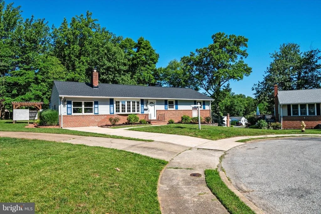 Photo of 596 FOREST VIEW ROAD