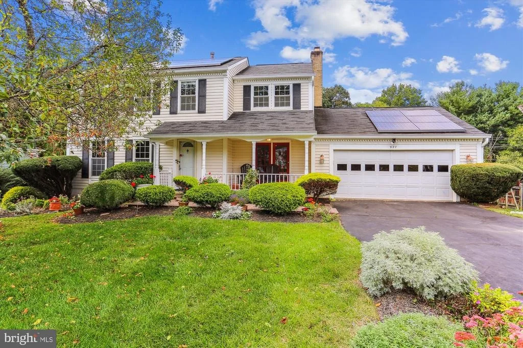 Photo of 927 POINTER RIDGE DRIVE