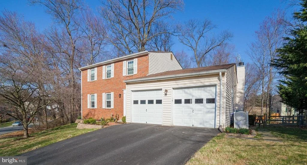 Photo of 8917 ROUNDLEAF WAY