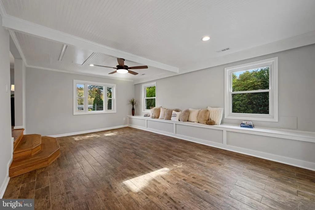 Photo of 19724 MEREDITH DRIVE