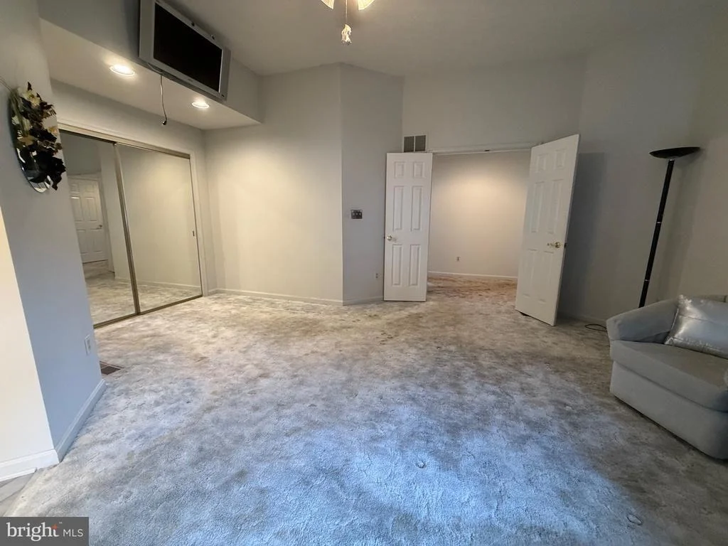 Photo of 7252 MEADOW LANE