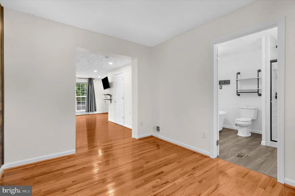 Photo of 1718 SEVERN ROAD