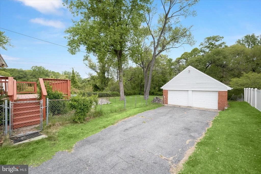 Photo of 7403 LOCUST DRIVE