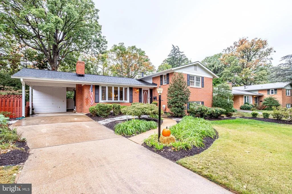 Photo of 3927 FOREST GROVE DRIVE
