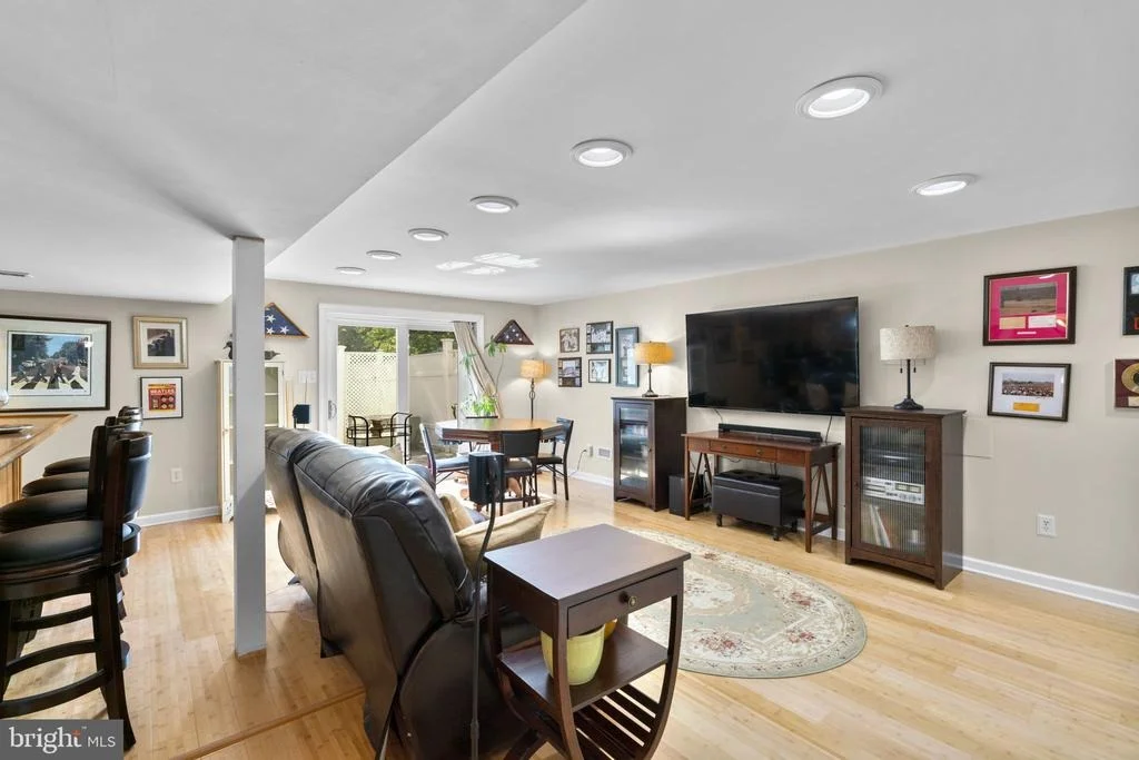 Photo of 5008 LAKE CIRCLE W