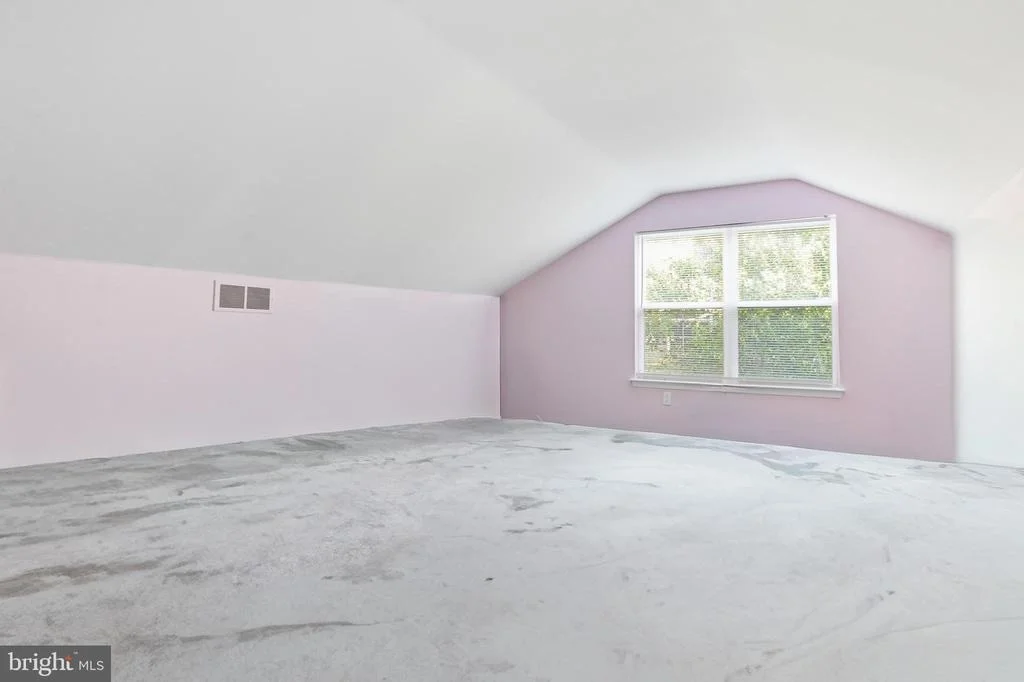 Photo of 214 NORTHDOWN DRIVE