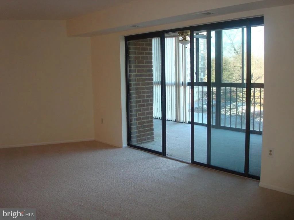 Photo of Unit 1503 at 15101 INTERLACHEN DRIVE