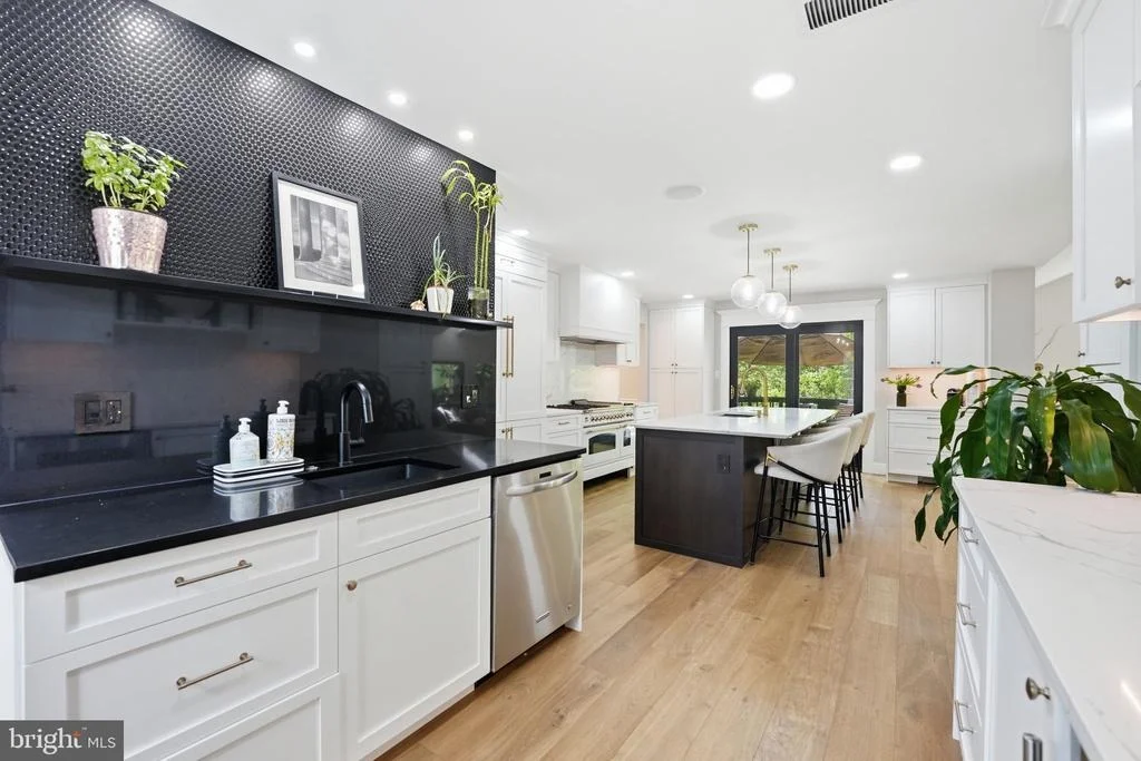 Photo of 969 SPENCER ROAD