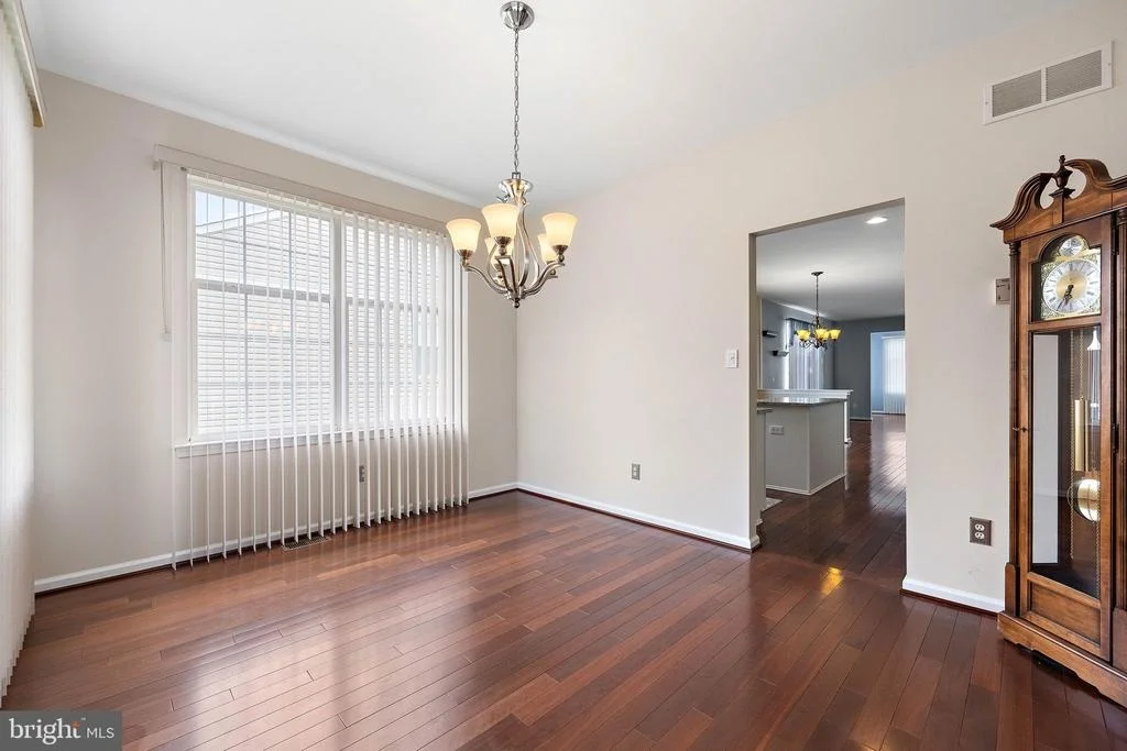 Photo of 704 SHIPTON ROAD