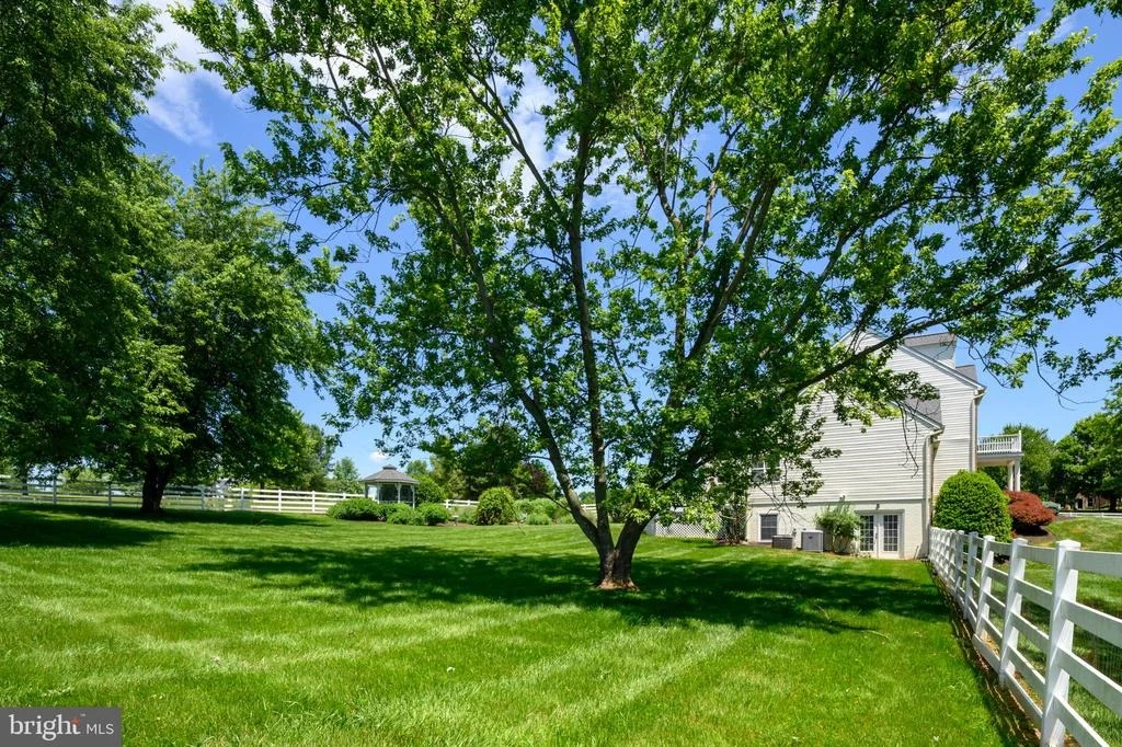 Photo of 6106 CHALLEDON CIRCLE