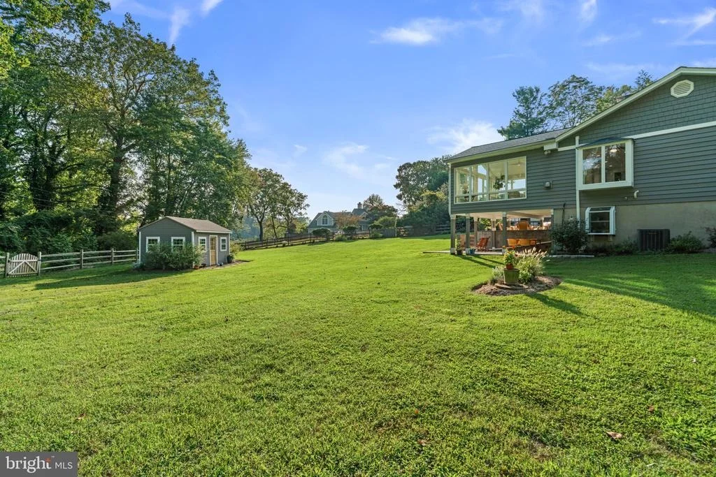 Photo of 384 EAGLE HILL ROAD