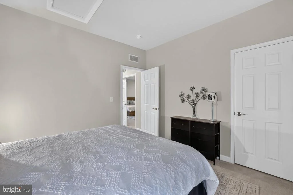 Photo of 6004 HUNT WEBER DRIVE