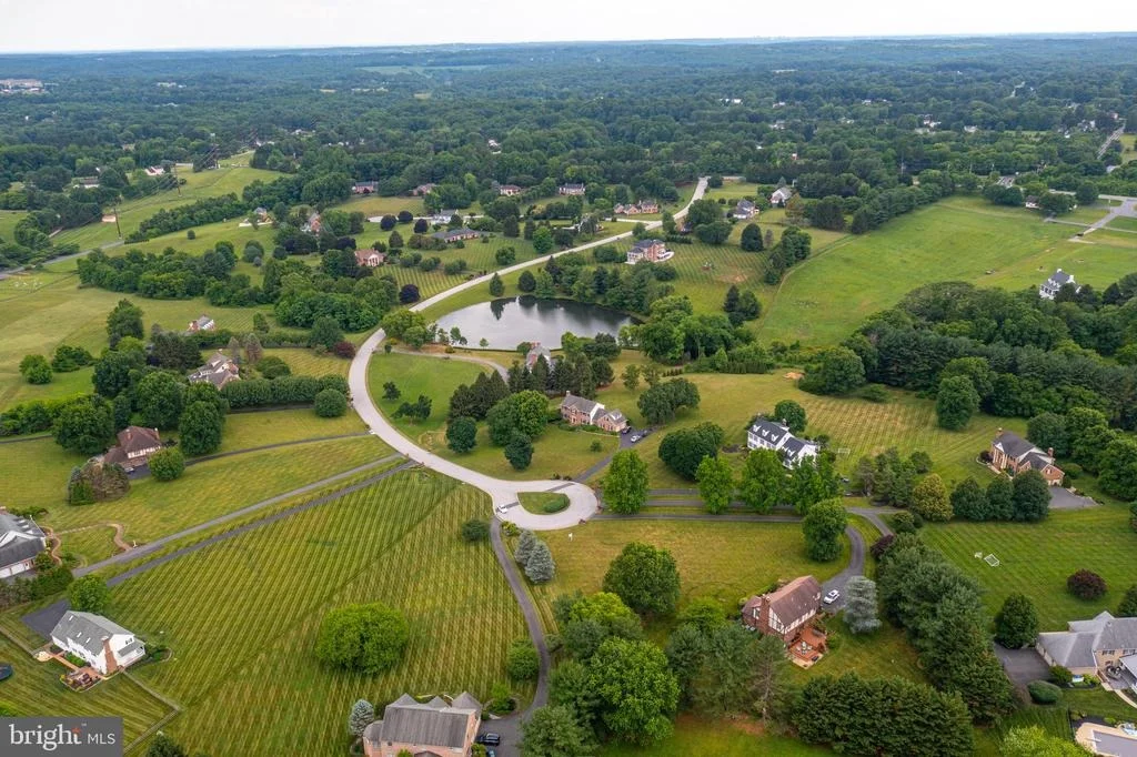 Photo of 2300 KINGS ARMS DRIVE